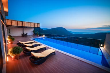Villa Suare Korunaklı Havuz 42