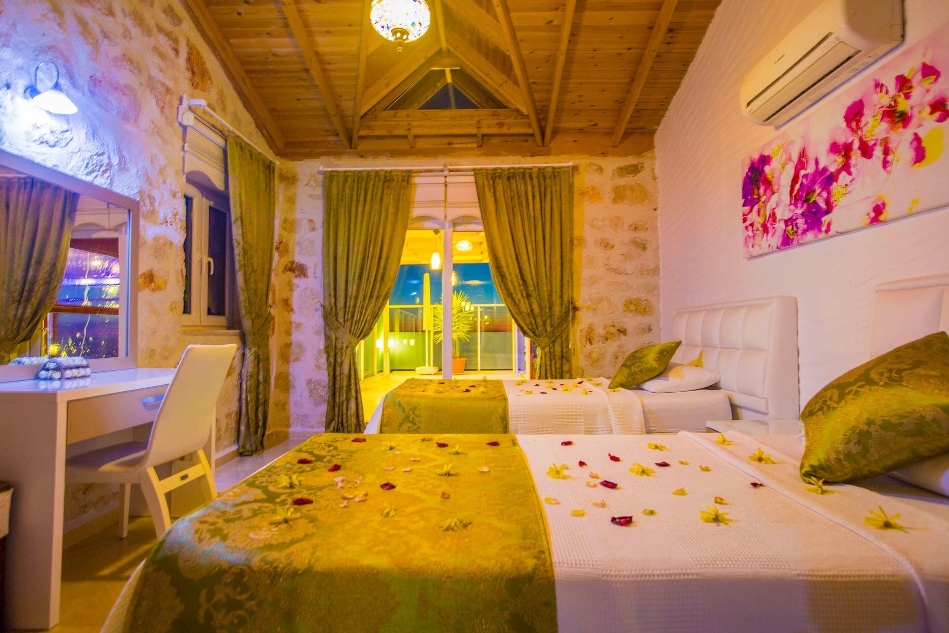 Villa Sude Korunaklı Havuz 77