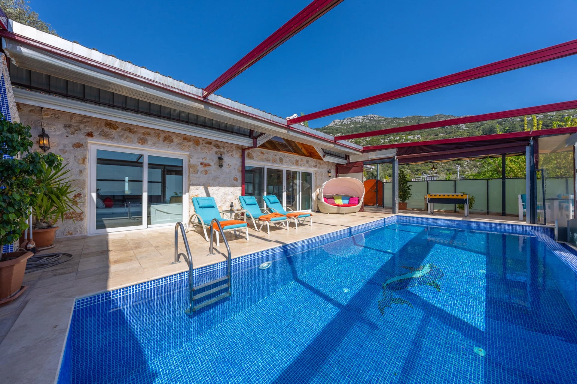 Villa Sude Korunaklı Havuz 71