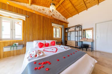 Villa Sude Korunaklı Havuz 31