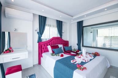 Villa Nar Çiçeği Korunaklı Havuz 55