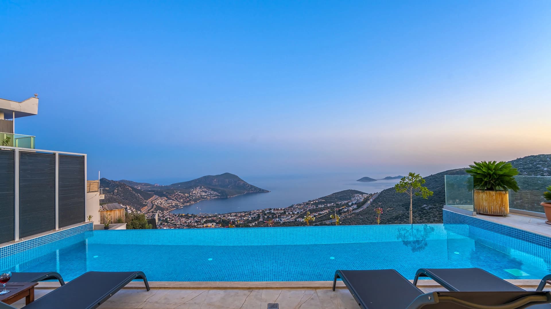 Villa Merit Royal Korunaklı Havuz 48