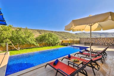 Villa Azra Naz Korunaklı Havuz 25