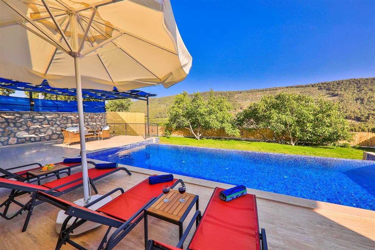 Villa Azra Naz Korunaklı Havuz 73