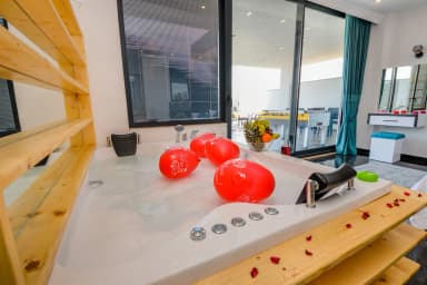 Villa Nar Tanesi Korunaklı Havuz 83