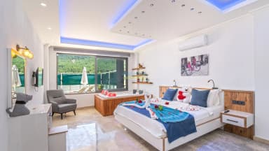 Villa Poruk Çiçeği Korunaklı Havuz 31