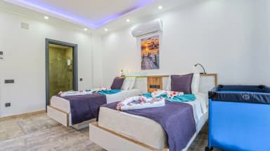 Villa Poruk Çiçeği Korunaklı Havuz 73