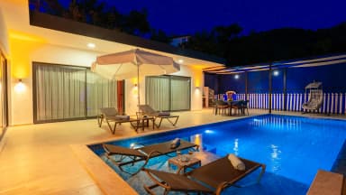 Villa Gökkuşağı Korunaklı Havuz 88