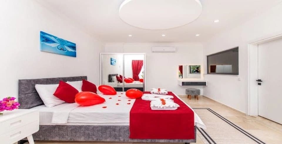 Villa Gökkuşağı Korunaklı Havuz 48