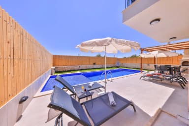 Villa Luiza 1 Korunaklı Havuz 44