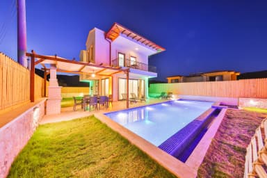 Villa Luiza 1 Korunaklı Havuz 72