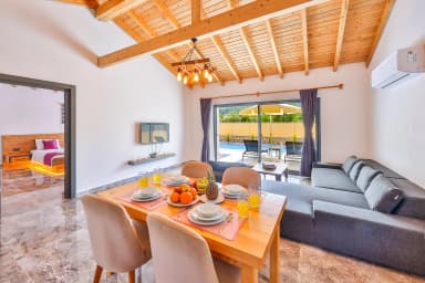 Villa Erisa Korunaklı Havuz 16