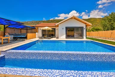 Villa Erisa Korunaklı Havuz 28