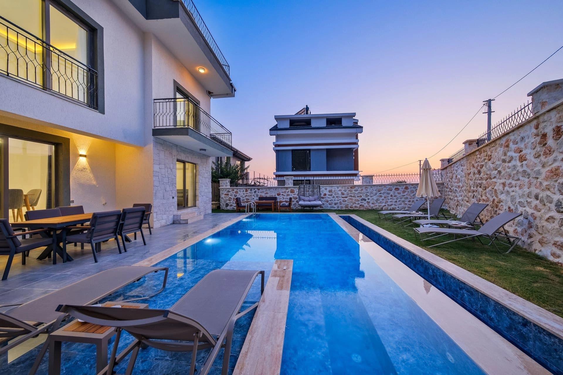 Villa Famose Korunaklı Havuz 71