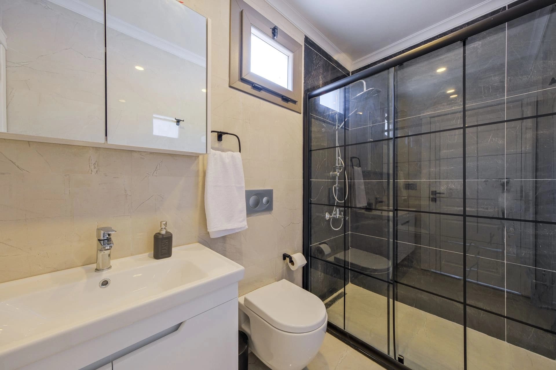 Villa Famose Korunaklı Havuz 65